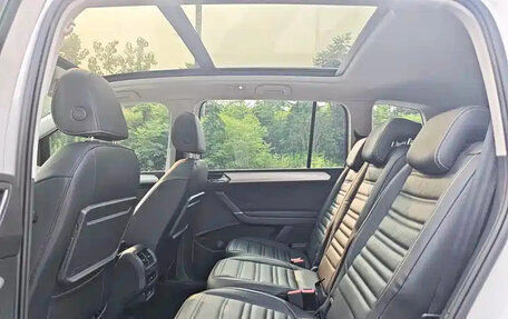 Volkswagen Touran III, 2022 год, 1 900 004 рублей, 21 фотография