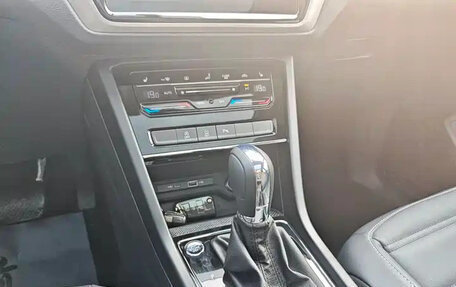 Volkswagen Touran III, 2022 год, 1 900 004 рублей, 18 фотография