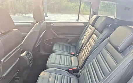 Volkswagen Touran III, 2022 год, 1 900 004 рублей, 20 фотография