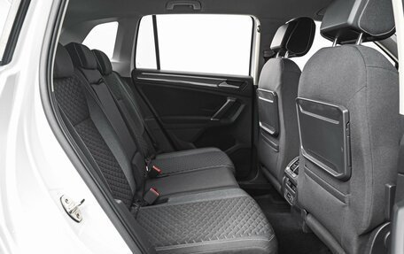 Volkswagen Tiguan II, 2018 год, 2 299 000 рублей, 7 фотография