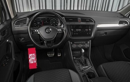 Volkswagen Tiguan II, 2018 год, 2 299 000 рублей, 6 фотография