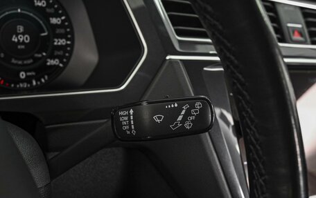 Volkswagen Tiguan II, 2018 год, 2 299 000 рублей, 18 фотография