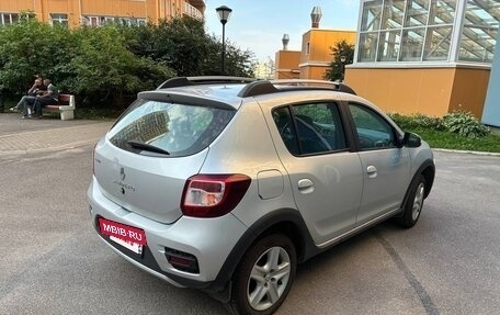 Renault Sandero II рестайлинг, 2015 год, 900 000 рублей, 5 фотография