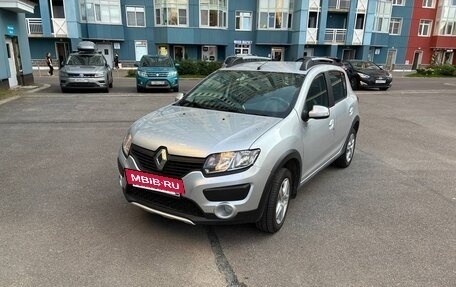 Renault Sandero II рестайлинг, 2015 год, 900 000 рублей, 2 фотография