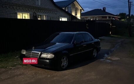 Mercedes-Benz C-Класс, 1994 год, 180 000 рублей, 3 фотография