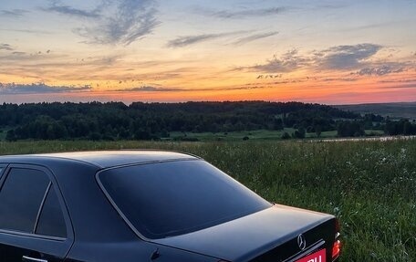 Mercedes-Benz C-Класс, 1994 год, 180 000 рублей, 4 фотография