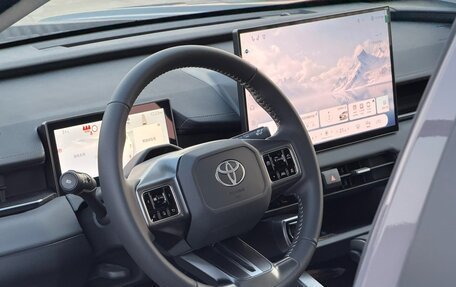 Toyota RAV4, 2026 год, 4 020 000 рублей, 30 фотография