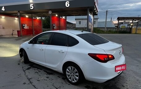 Opel Astra J, 2013 год, 490 000 рублей, 3 фотография