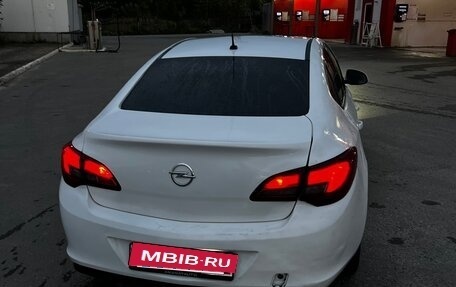 Opel Astra J, 2013 год, 490 000 рублей, 4 фотография
