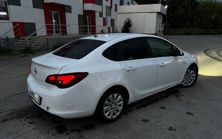 Opel Astra J, 2013 год, 490 000 рублей, 8 фотография