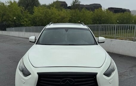 Infiniti QX70, 2014 год, 2 335 000 рублей, 5 фотография