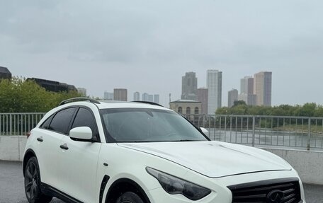 Infiniti QX70, 2014 год, 2 335 000 рублей, 2 фотография