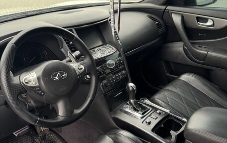 Infiniti QX70, 2014 год, 2 335 000 рублей, 20 фотография