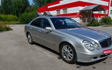 Mercedes-Benz E-Класс, 2002 год, 560 000 рублей, 3 фотография