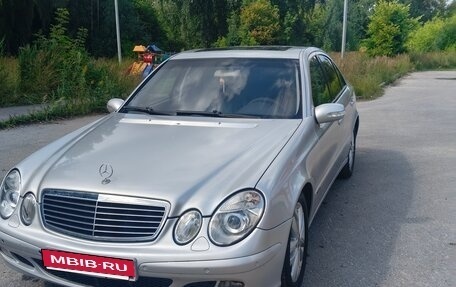 Mercedes-Benz E-Класс, 2002 год, 560 000 рублей, 8 фотография