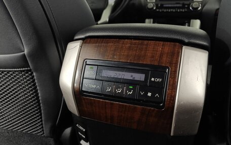 Toyota Land Cruiser Prado 150 рестайлинг 2, 2010 год, 2 450 000 рублей, 13 фотография
