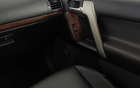 Toyota Land Cruiser Prado 150 рестайлинг 2, 2010 год, 2 450 000 рублей, 11 фотография