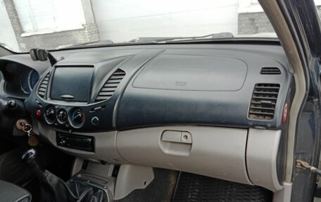 Mitsubishi L200 IV рестайлинг, 2008 год, 1 120 000 рублей, 5 фотография