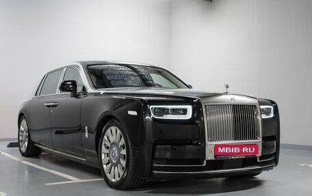 Rolls-Royce Phantom VIII, 2018 год, 37 000 000 рублей, 3 фотография