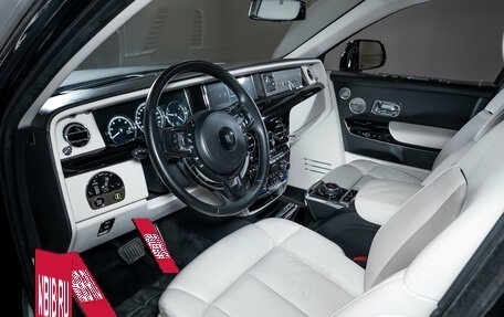Rolls-Royce Phantom VIII, 2018 год, 37 000 000 рублей, 23 фотография