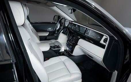 Rolls-Royce Phantom VIII, 2018 год, 37 000 000 рублей, 32 фотография