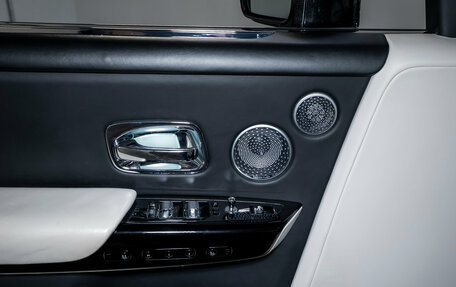 Rolls-Royce Phantom VIII, 2018 год, 37 000 000 рублей, 28 фотография