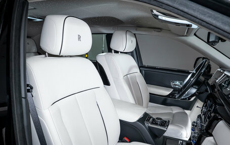 Rolls-Royce Phantom VIII, 2018 год, 37 000 000 рублей, 34 фотография