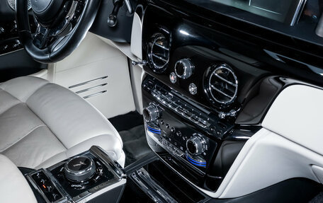 Rolls-Royce Phantom VIII, 2018 год, 37 000 000 рублей, 37 фотография