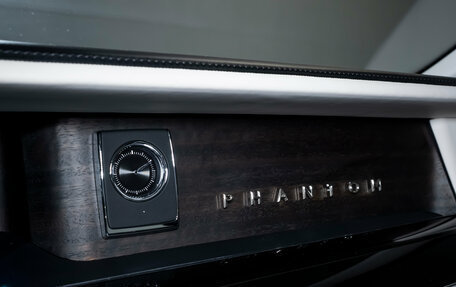 Rolls-Royce Phantom VIII, 2018 год, 37 000 000 рублей, 39 фотография