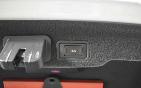 Audi A8, 2013 год, 1 994 900 рублей, 30 фотография