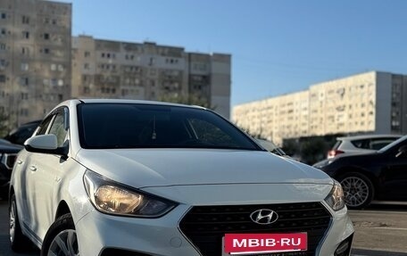 Hyundai Solaris II рестайлинг, 2017 год, 1 380 000 рублей, 3 фотография