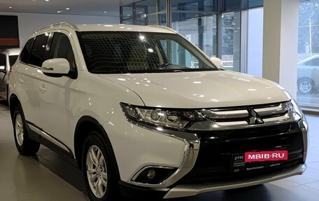 Mitsubishi Outlander III рестайлинг 3, 2017 год, 1 867 000 рублей, 3 фотография