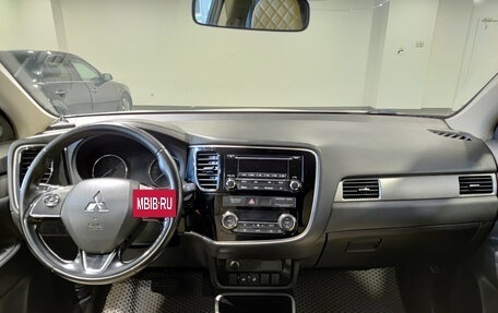 Mitsubishi Outlander III рестайлинг 3, 2017 год, 1 867 000 рублей, 17 фотография