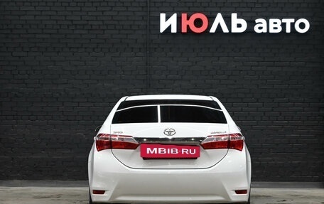 Toyota Corolla, 2015 год, 1 200 000 рублей, 5 фотография