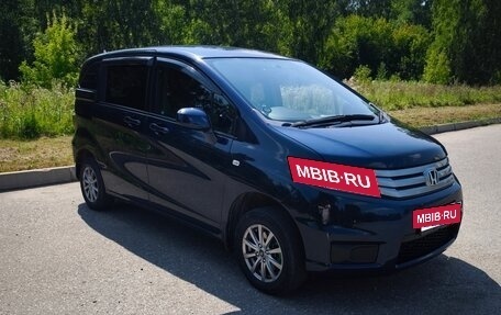 Honda Freed I, 2010 год, 920 000 рублей, 2 фотография