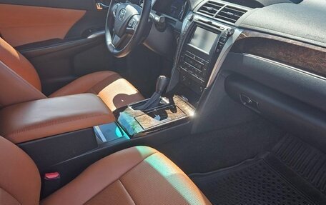 Toyota Camry, 2017 год, 2 600 000 рублей, 5 фотография