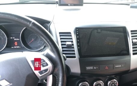 Mitsubishi Outlander III рестайлинг 3, 2011 год, 1 550 000 рублей, 4 фотография
