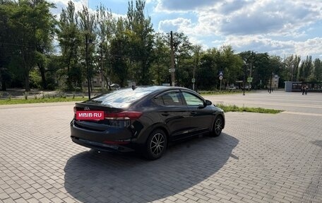 Hyundai Elantra VI рестайлинг, 2017 год, 1 400 000 рублей, 6 фотография