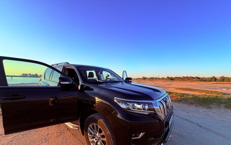 Toyota Land Cruiser Prado 150 рестайлинг 2, 2020 год, 4 900 000 рублей, 32 фотография