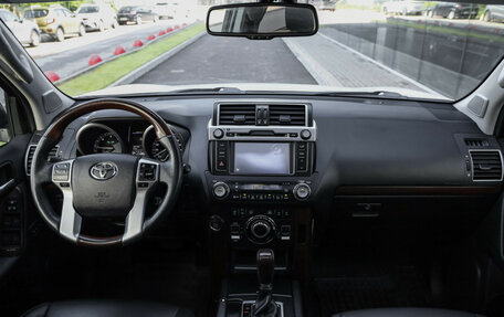 Toyota Land Cruiser Prado 150 рестайлинг 2, 2017 год, 3 799 000 рублей, 14 фотография