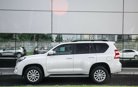 Toyota Land Cruiser Prado 150 рестайлинг 2, 2017 год, 3 799 000 рублей, 10 фотография