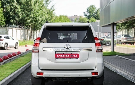 Toyota Land Cruiser Prado 150 рестайлинг 2, 2017 год, 3 799 000 рублей, 8 фотография