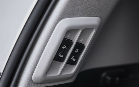 Toyota Land Cruiser Prado 150 рестайлинг 2, 2017 год, 3 799 000 рублей, 38 фотография