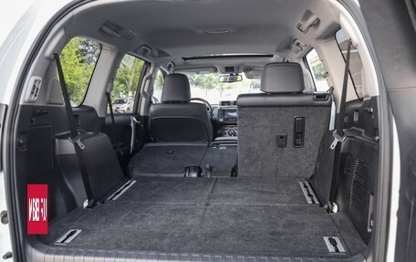 Toyota Land Cruiser Prado 150 рестайлинг 2, 2017 год, 3 799 000 рублей, 37 фотография