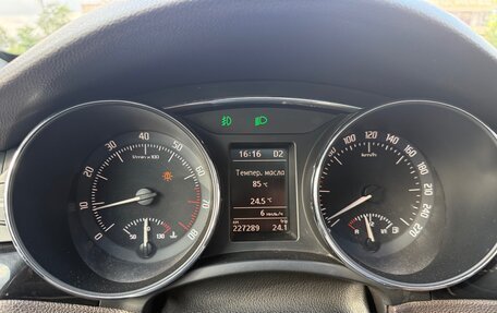 Skoda Superb III рестайлинг, 2013 год, 1 300 000 рублей, 10 фотография