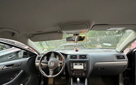 Volkswagen Jetta VI, 2011 год, 870 000 рублей, 8 фотография
