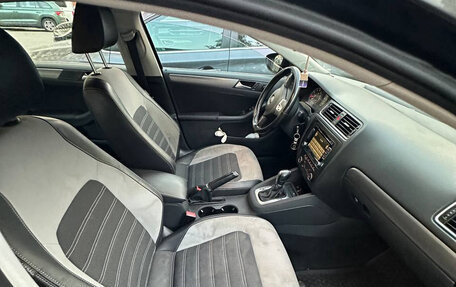 Volkswagen Jetta VI, 2011 год, 870 000 рублей, 12 фотография