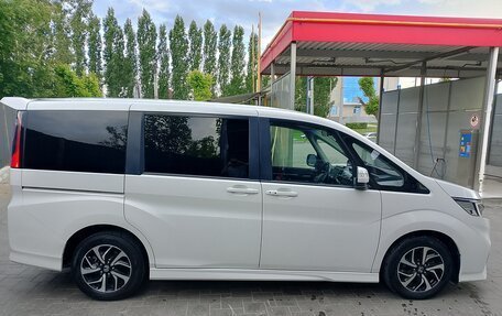 Honda Stepwgn IV, 2018 год, 2 450 000 рублей, 3 фотография