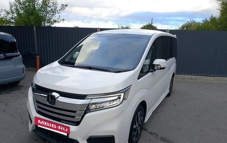Honda Stepwgn IV, 2018 год, 2 450 000 рублей, 4 фотография