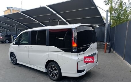 Honda Stepwgn IV, 2018 год, 2 450 000 рублей, 6 фотография